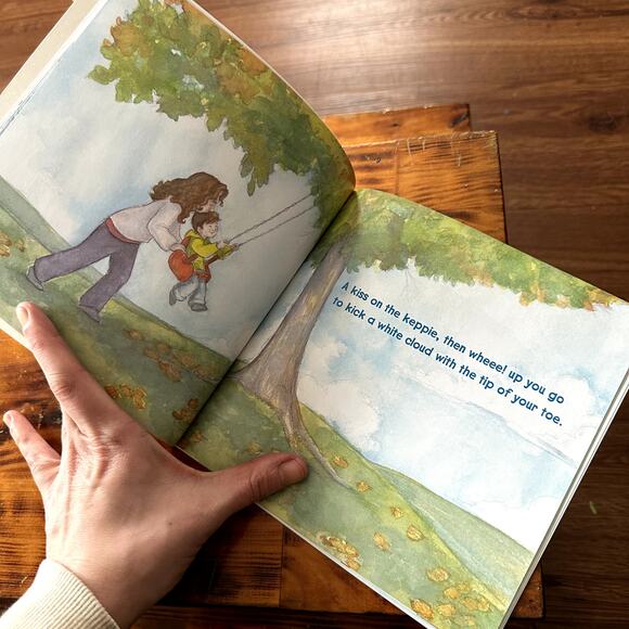 PJ Library A Kiss On The Keppie Jewish Paperback Book - Picture 6 of 9